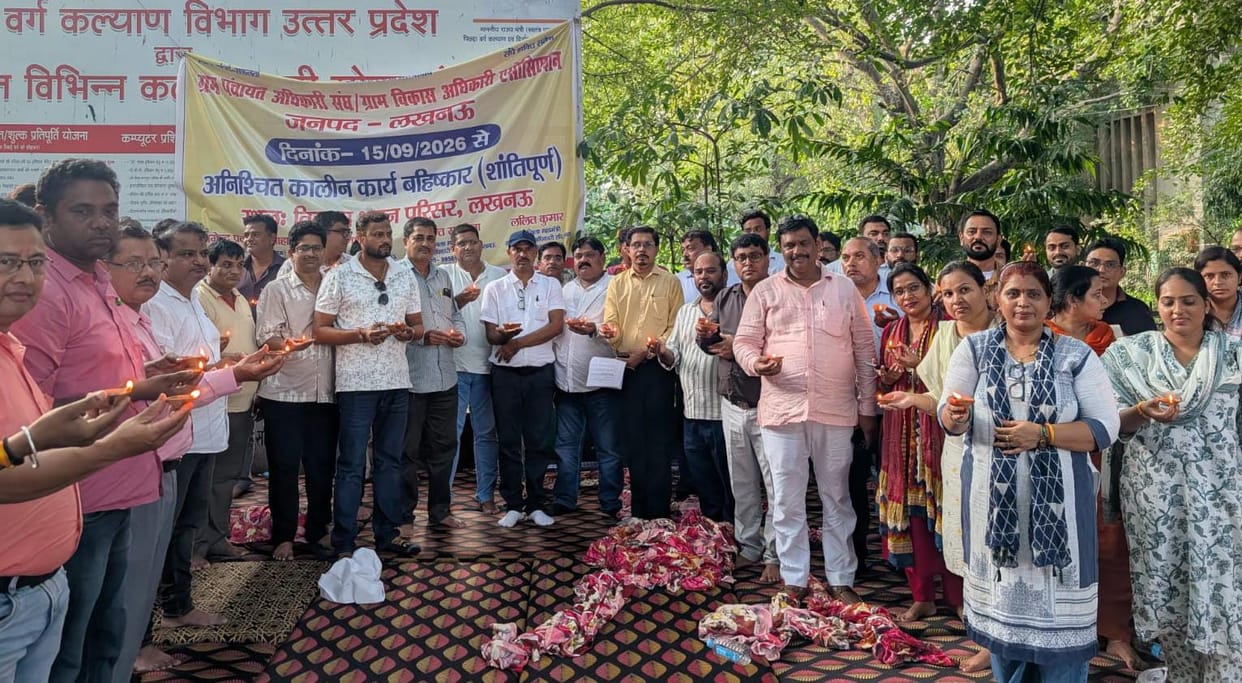 Earthen lamps were lit at the protest site... a cake was cut too.