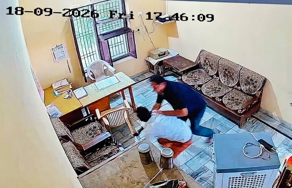 Assault over painting the shop's shutter