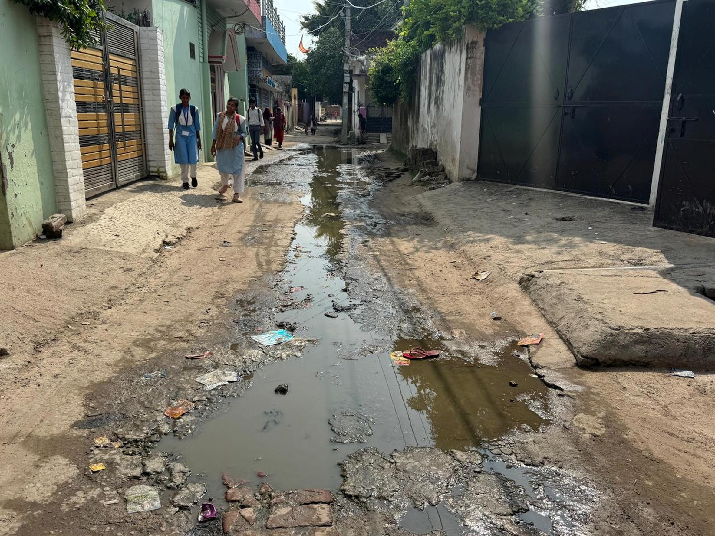 बहराइच में खस्ताहाल सड़कें।