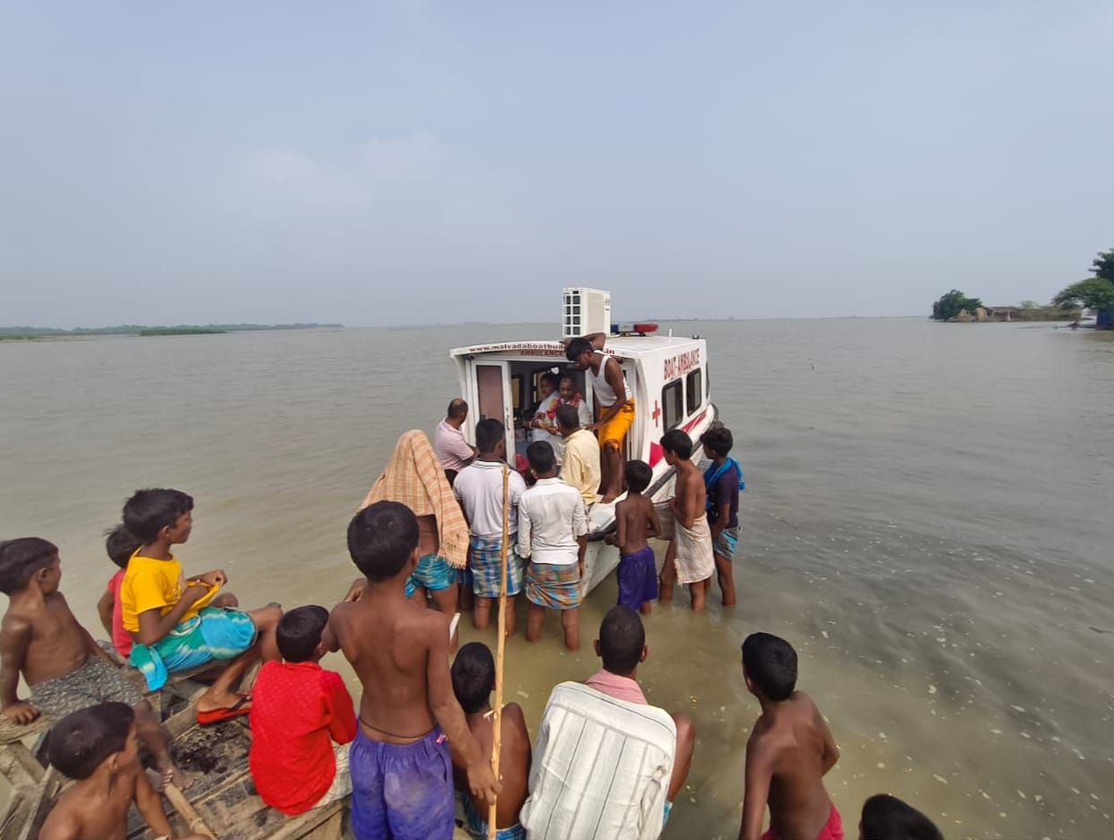 Medical teams are reaching the flood-affected Diara region via boat ambulances and raising awareness