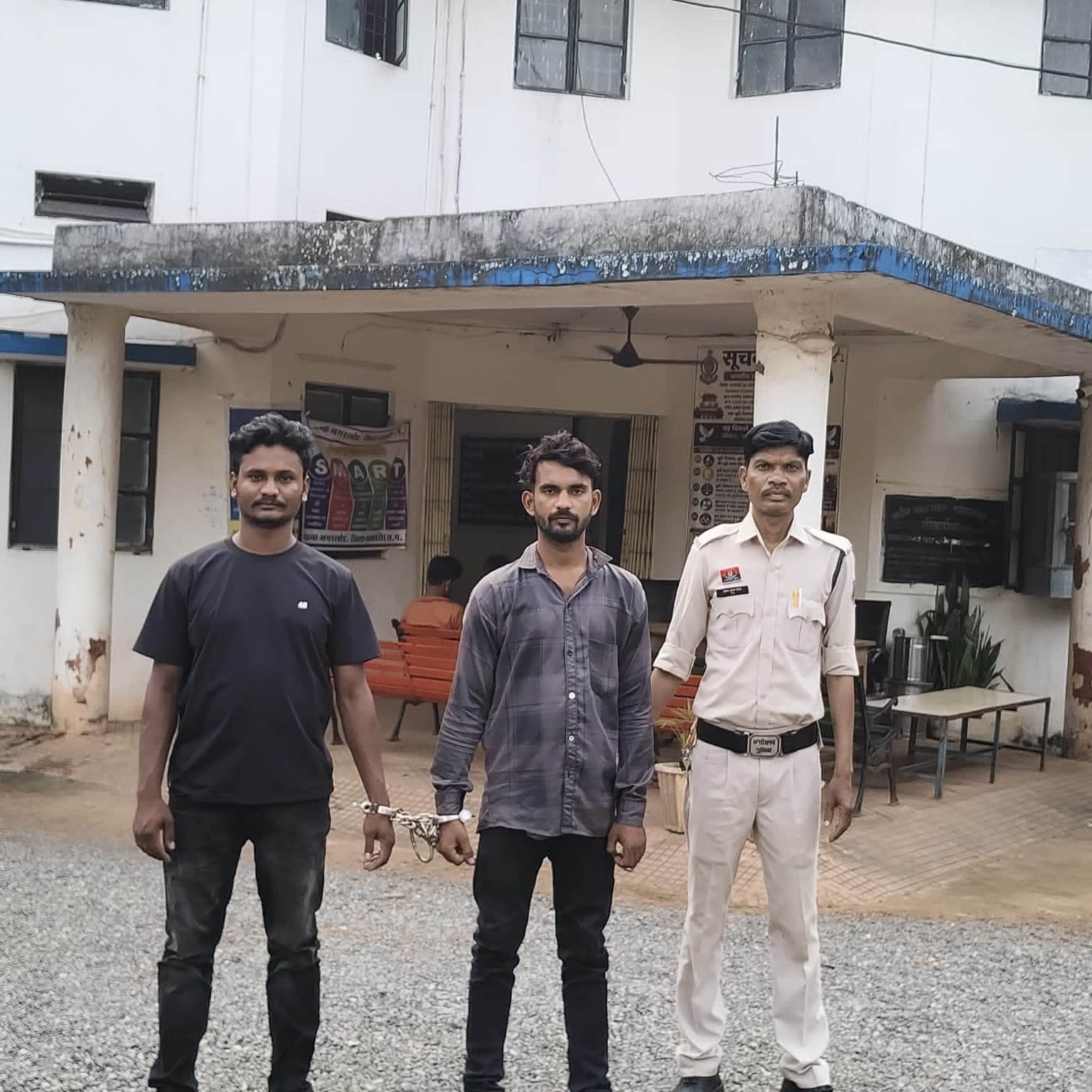 फरार चल रहे दो आरोपी गिरफ्तार