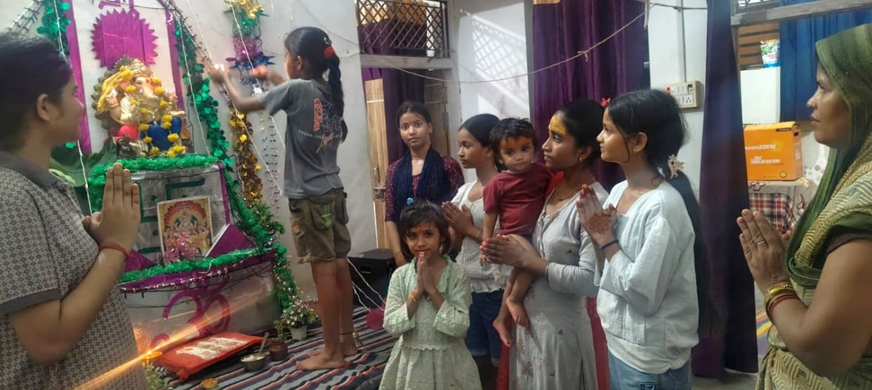 The pandals echoed with chants of "Ganpati Bappa Morya."