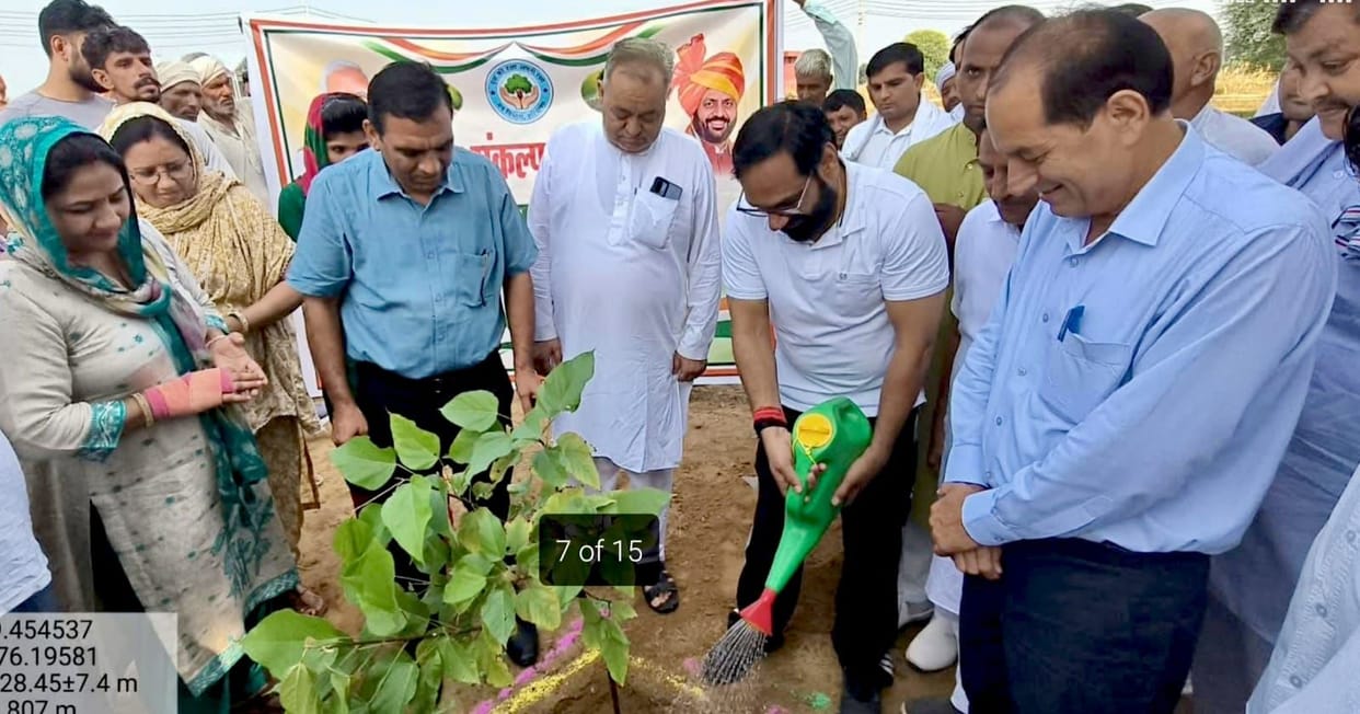 4,860 saplings planted in the district, distributed free of cost to 1,000 people