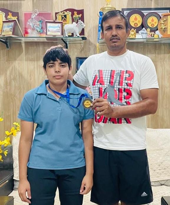 Nisha and Tina to showcase their prowess at the National School Wrestling Competition.