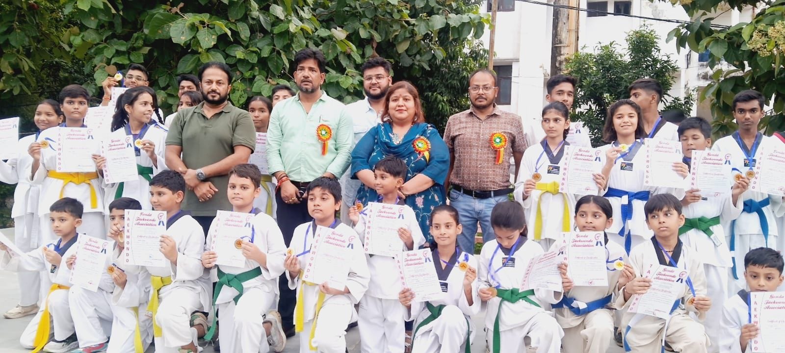 -गोंडा के रघुकुल विद्यापीठ में आयोजित बेल्ट प्रमोशन प्रतियोगिता में सम्मानित किए गए ताइक्वांडो 