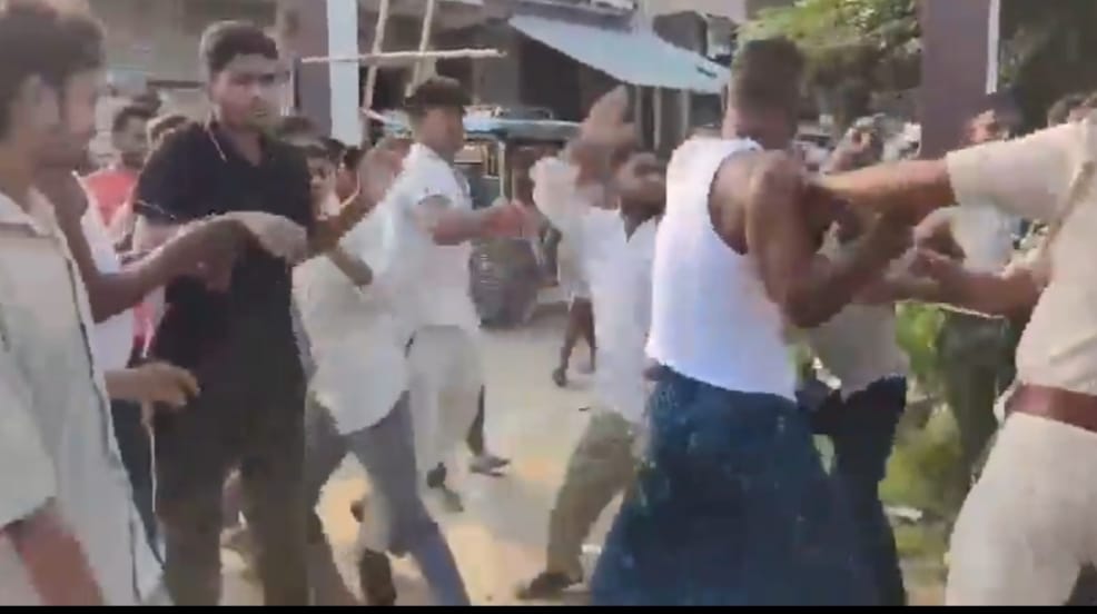 gaya wazirganj entry gate name dispute village clash video viral today bihar news