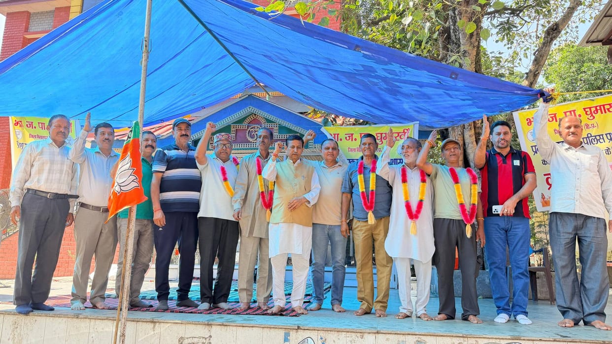 BJP's sit-in and hunger strike continue; Anurag and Sudhir to reach Ghumarwin today.