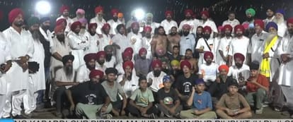 कबड्डी प्रतियोगिता के विजेता और उपविजेता टीमों के खिलाड़ी और अन्य - आयोजक