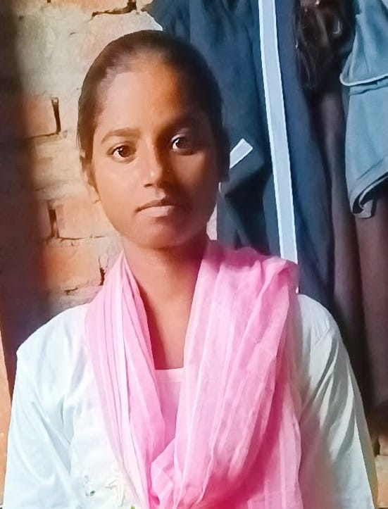 Teenage girl dies of snakebite