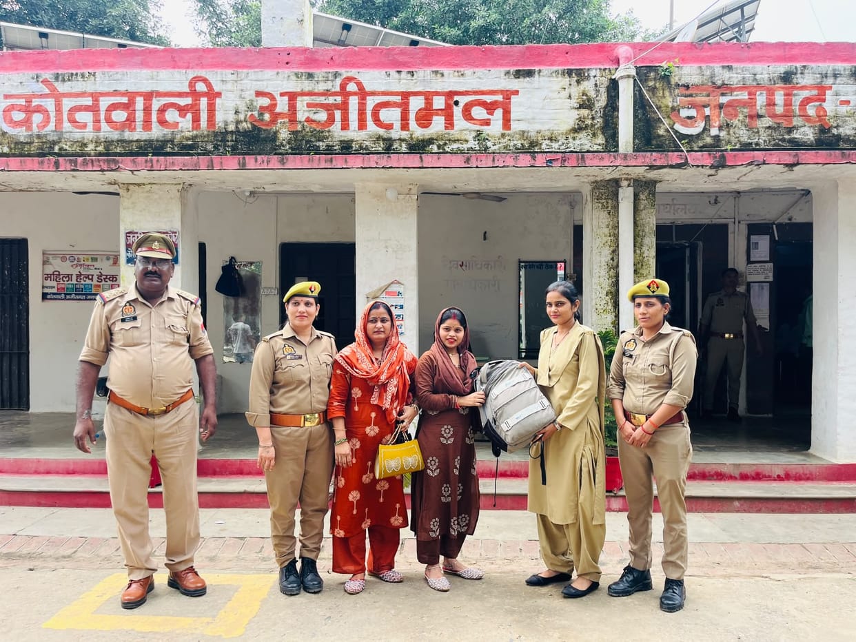 Police returned a bag left in an auto-rickshaw to a woman after three days.