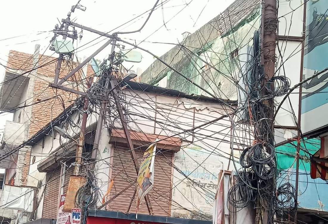 A tangled web of power lines is inviting accidents.