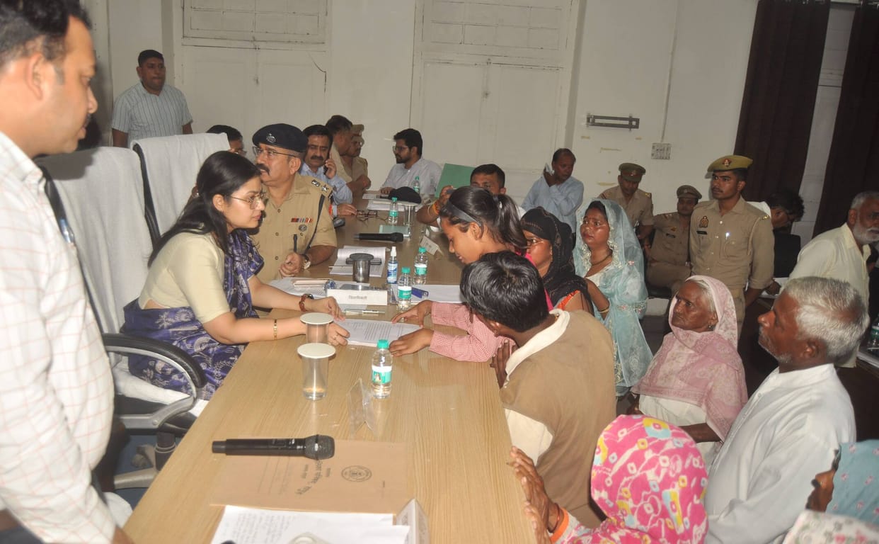 Farmers who arrived at the 'Sampoorna Samadhan Diwas' (Comprehensive Grievance Redressal Day) with their issues got into a heated exchange with the Naib Tehsildar.