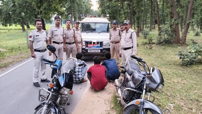 पुलिस घेरे में आरोपी