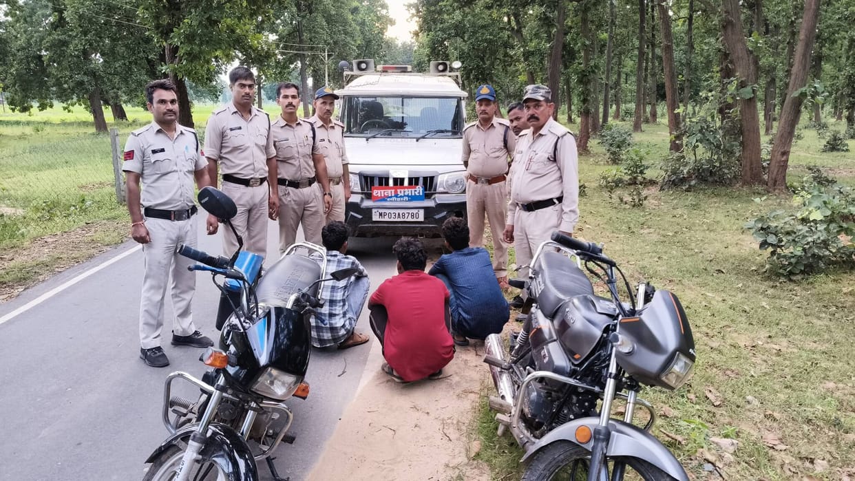 Shahdol: 3 Suspects Detained Within 12 Hours of Robbery, 1.60 Lakh and Bike Recovered, One Still Absconding