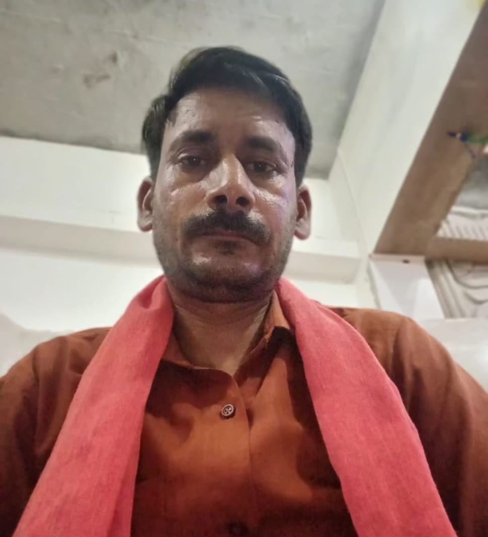 Two people lost their lives in two road accidents in Sarojininagar