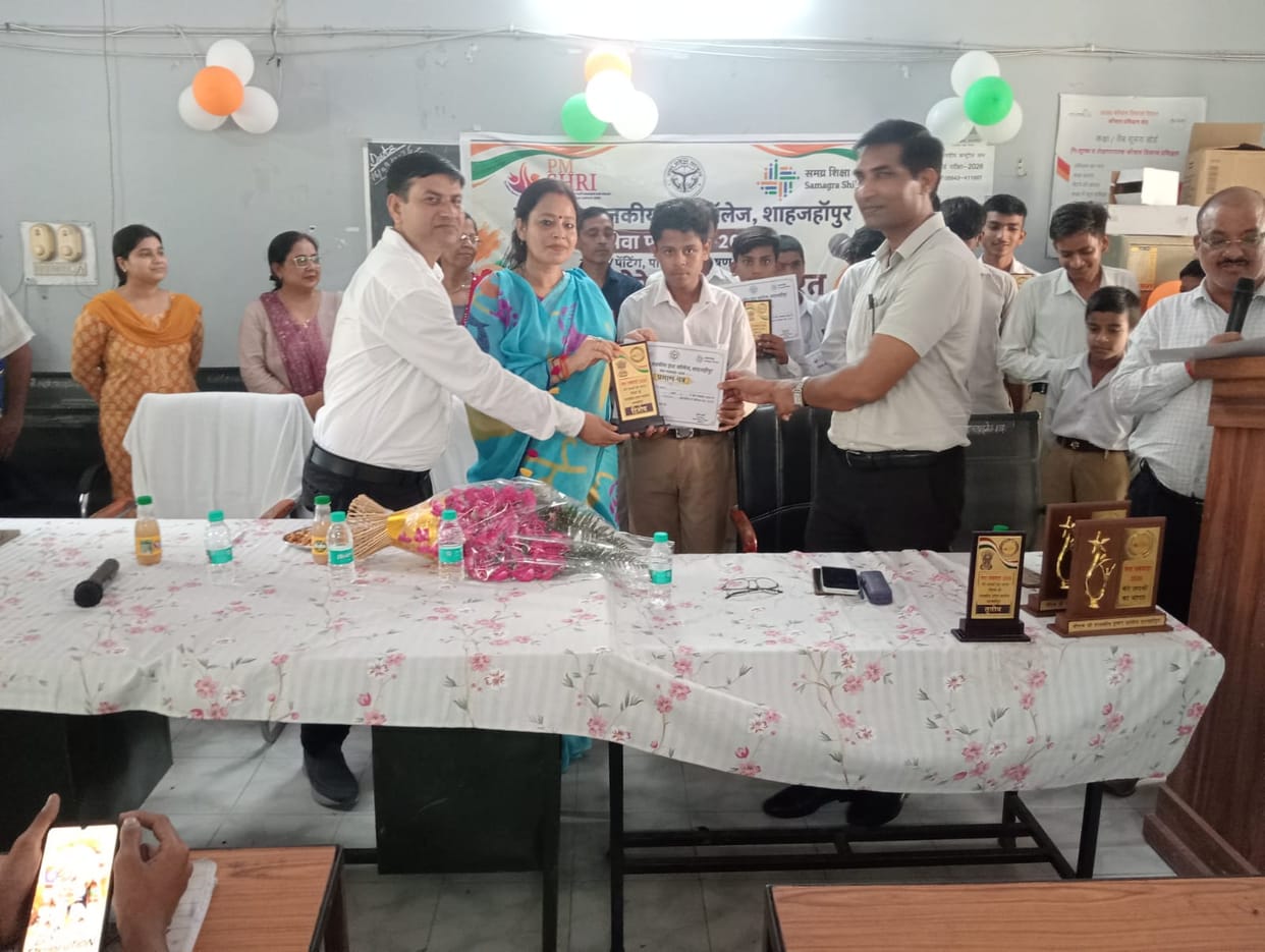 Students showcased their talent in the 'India of My Dreams' competition.