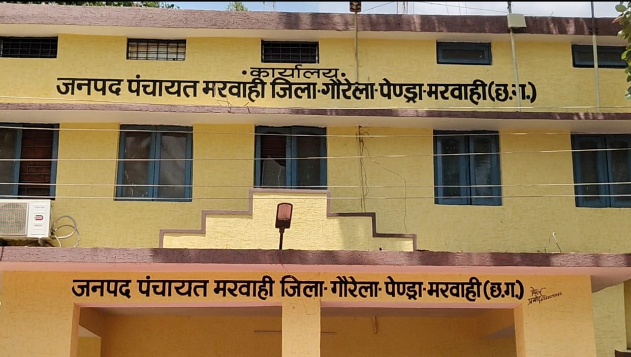 Gaurela-Pendra-Marwahi: Murum Being Removed After Excavation on Pond Bund, Villagers Angry; Seek Action