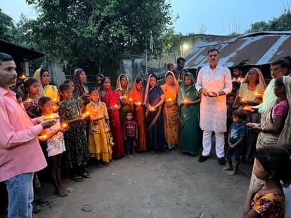 विंदवलिया के मुसहरों ने प्रधानमंत्री के जन्मदिन पर दीप जला कर जल संरक्षण का लिया संकल्प ।स्रोत-