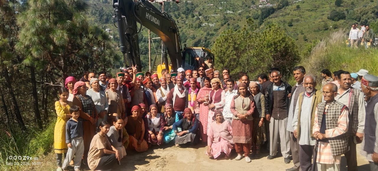 आनी की शमशर-पनेई सडक़ का निर्माण कार्य शुरू होने से ग्रामीणों में खुशी का माहौल। संवाद