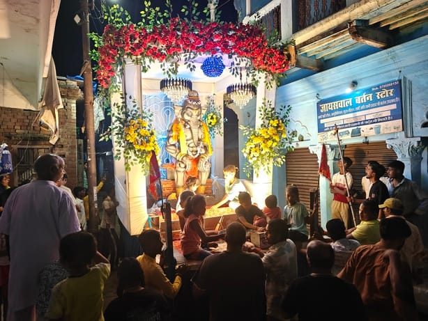 Immersion of Ganpati Bappa amidst resounding cheers