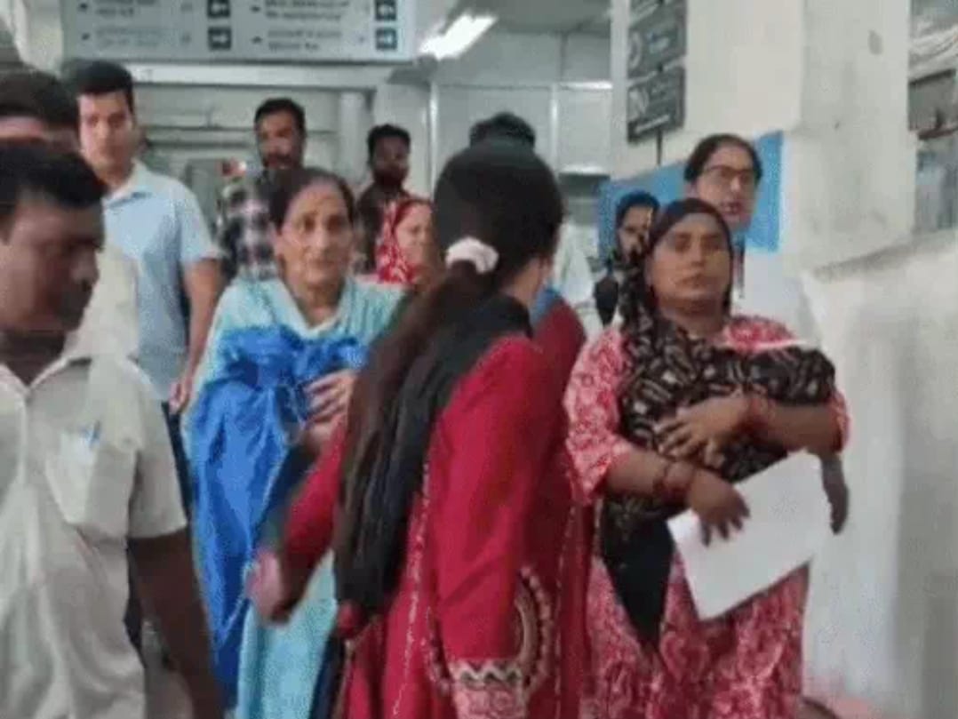 Smoke spreads in Civil Hospital's neonatal ward due to a short circuit; chaos ensues.
