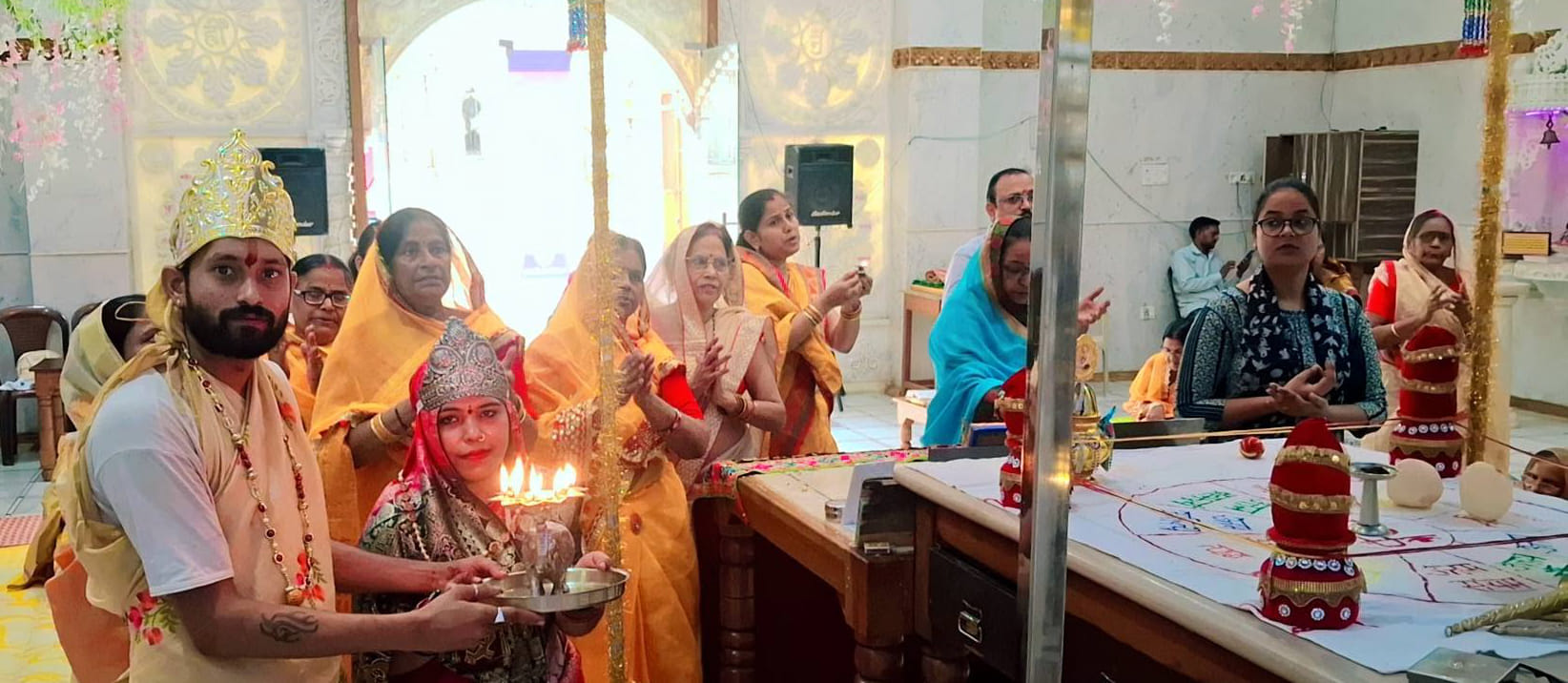 बाह: बाह के पारसनाथ दिगंबर जैन मंदिर में दशलक्षण पर्व का उत्सव
