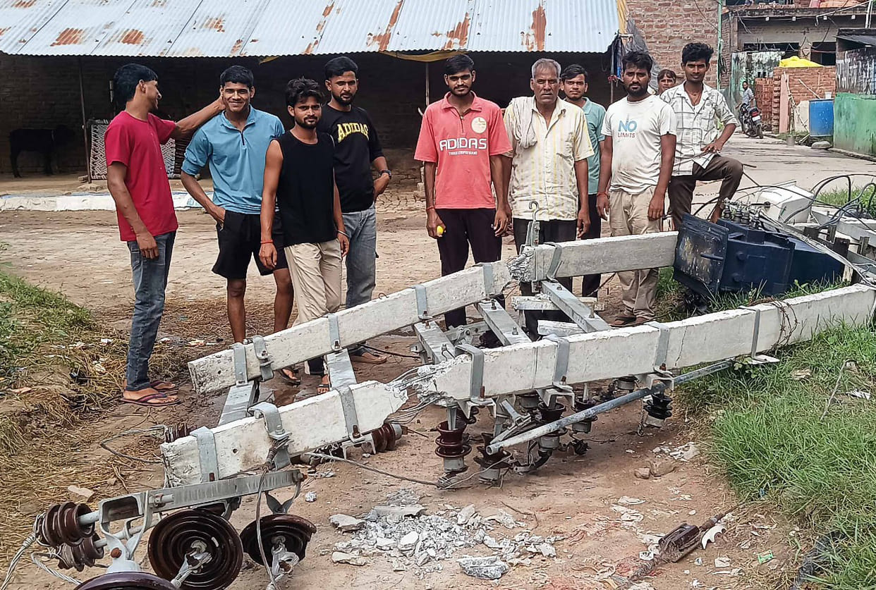 Villagers yearn for every drop of water even on the third day