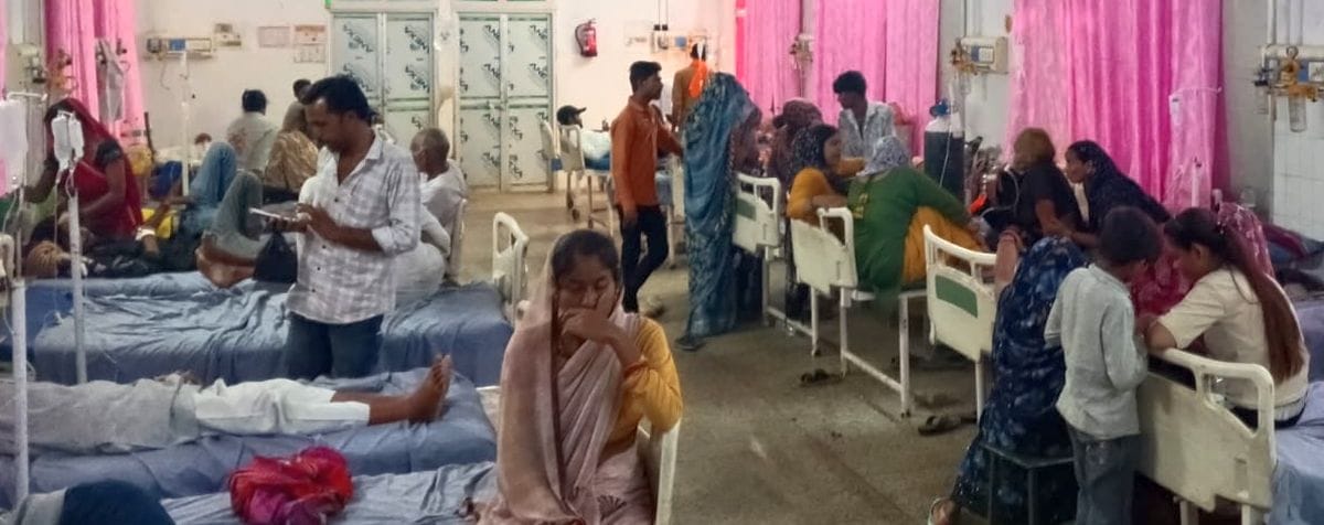 Youth dies of fever; 14 patients admitted in 24 hours.