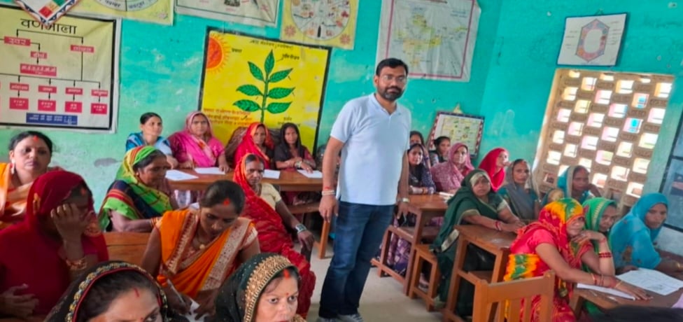 30,513 women took the literacy exam