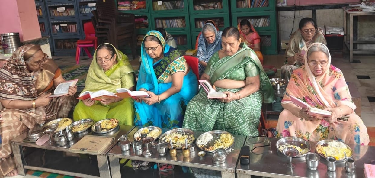 Dashalakshan Parva: Worship of 'Uttam Satya Dharma' (Supreme Truthfulness) held in Jain temples on the fifth day.