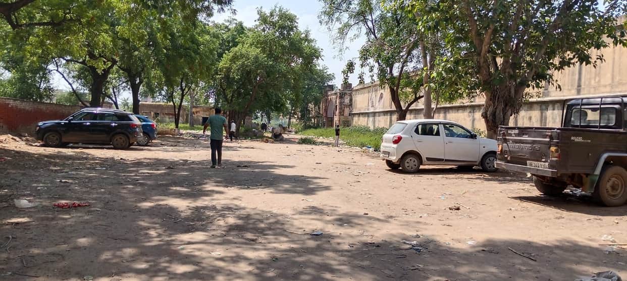 Traders say parking vehicles in front of shops is affecting