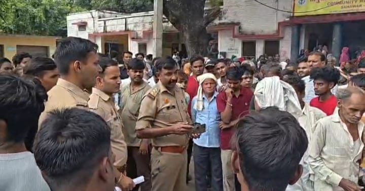 kasganj news knife attack