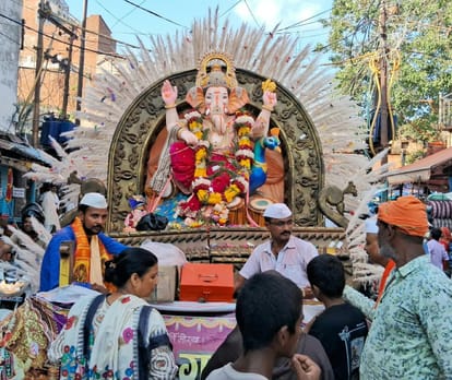 गणेशोत्सव का समापन पर नगर में निकली प्रतिमा विसर्जन शोभायात्रा। स्रोत-आयोजक