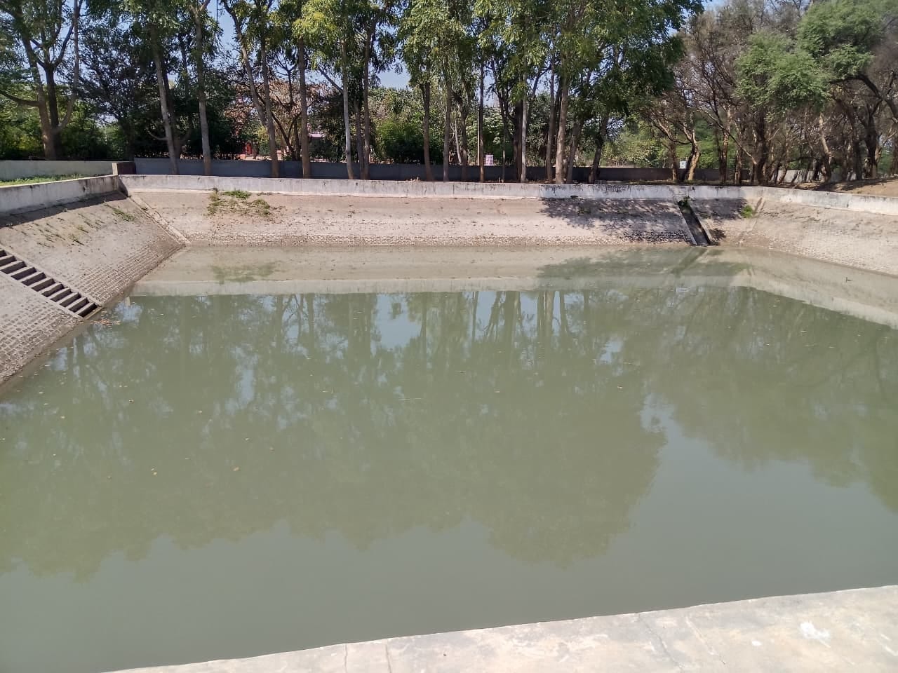 गांव मेहूवाला के जलघर का टैंक। स्रोत ग्रामीण