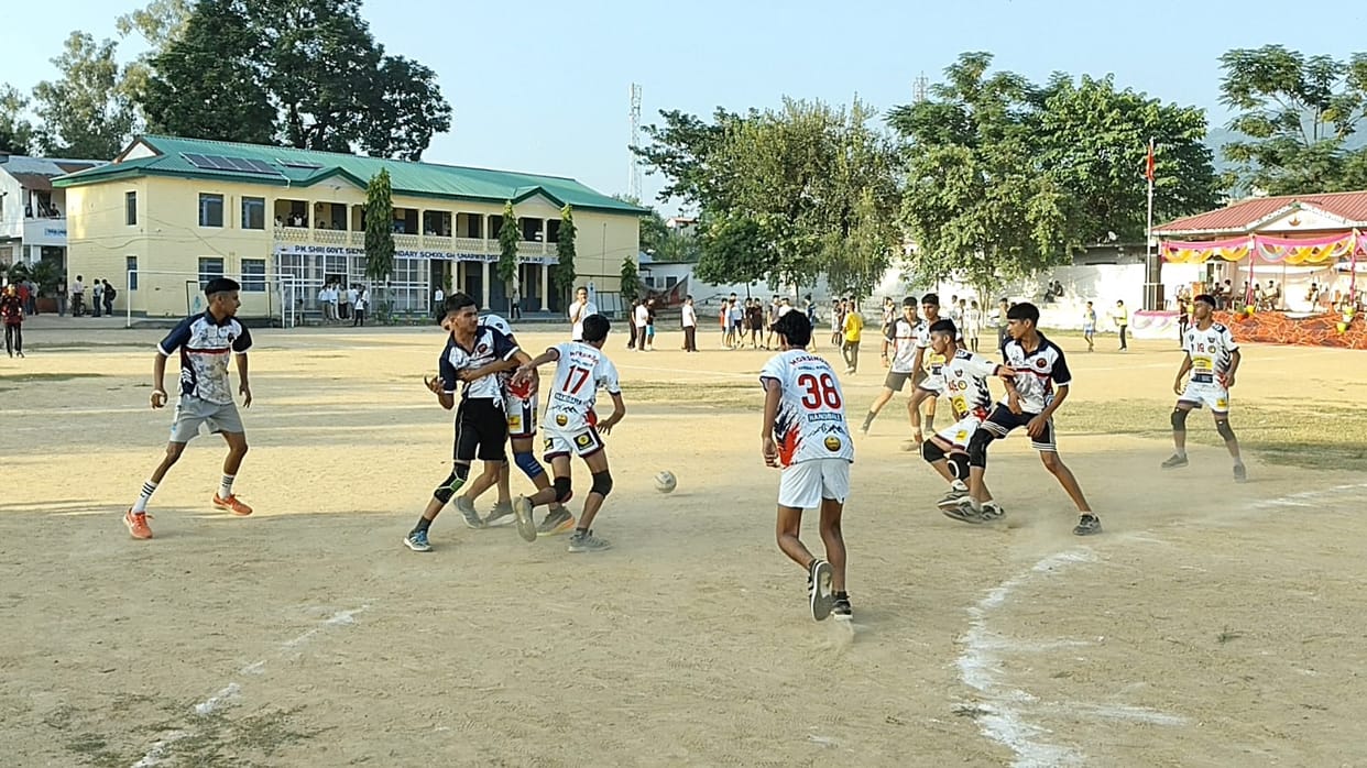 Ghumarwin wins football trophy; defeats Bilaspur 4-1.