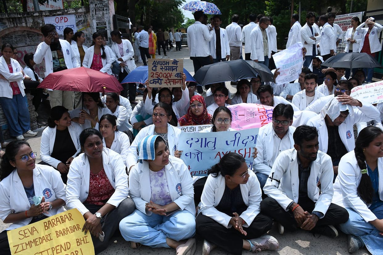 Protest by intern doctors at the homeopathic college continues.