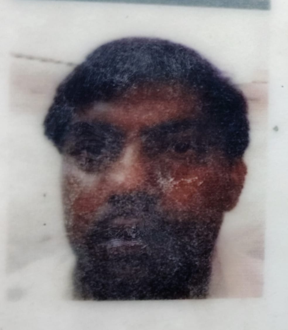 Farmer dies after falling from e-rickshaw