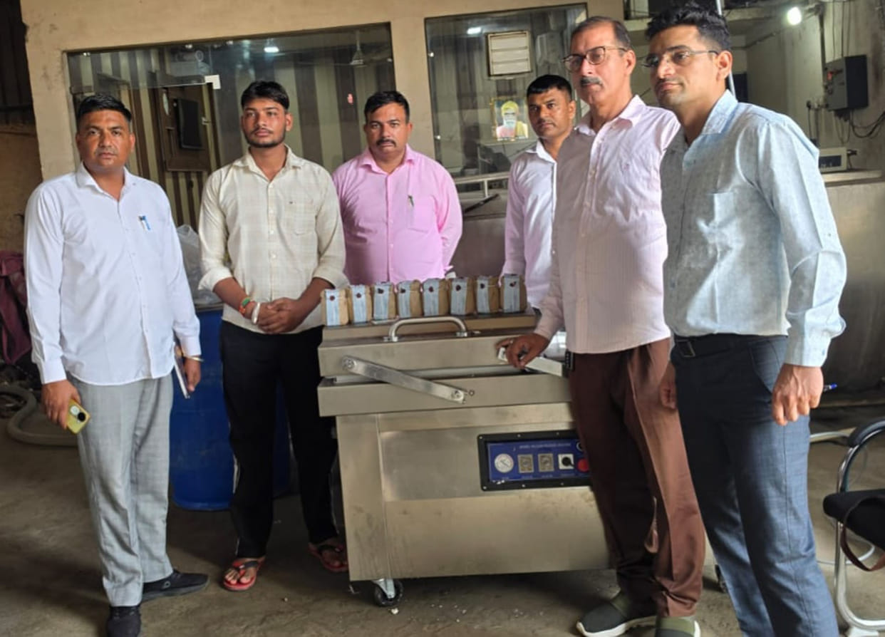 Chief Minister's flying squad raids paneer factory; samples collected from 15 quintals of paneer.