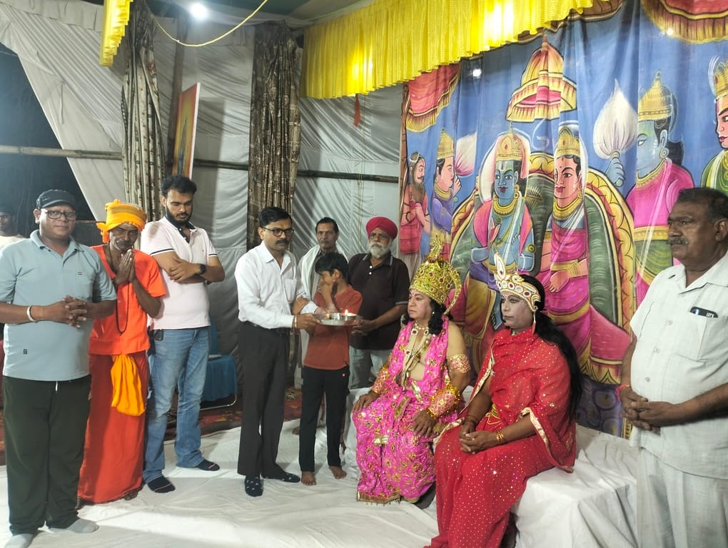 Chants of 'Jai Shri Ram' rang out, while the scene depicting Narad's delusion captivated the audience.