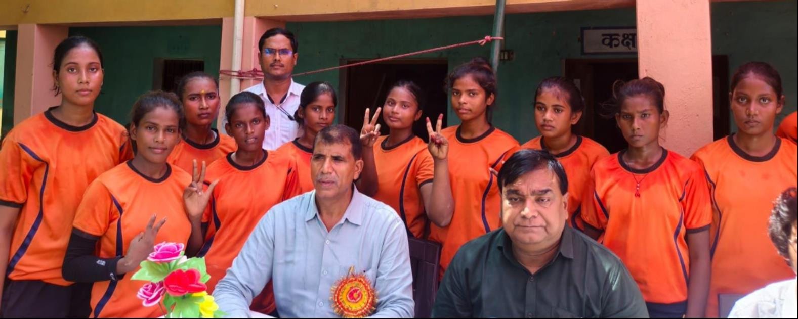 नवजयोति इंटर कालेज में 70 वीं क्षेत्रीय कबड्डी प्रतियोगिता में विजेता छात्र-छात्राए।-सोशल मीडिय