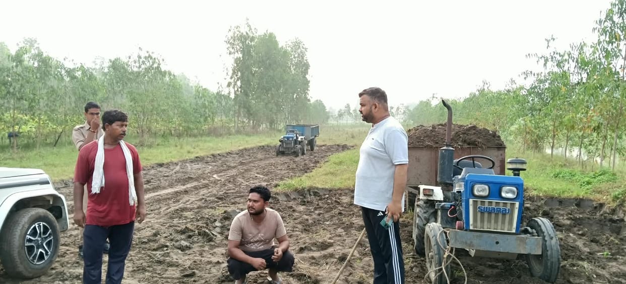 Tractor-trolley freed after beating up Home Guard