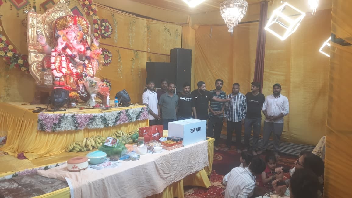 A glimpse of brotherhood visible at the Ganpati pandal in Sarni Chowk