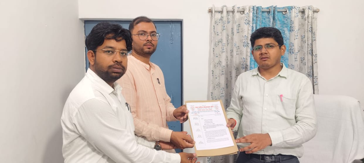 Lekhpals submitted a memorandum on eight-point demands