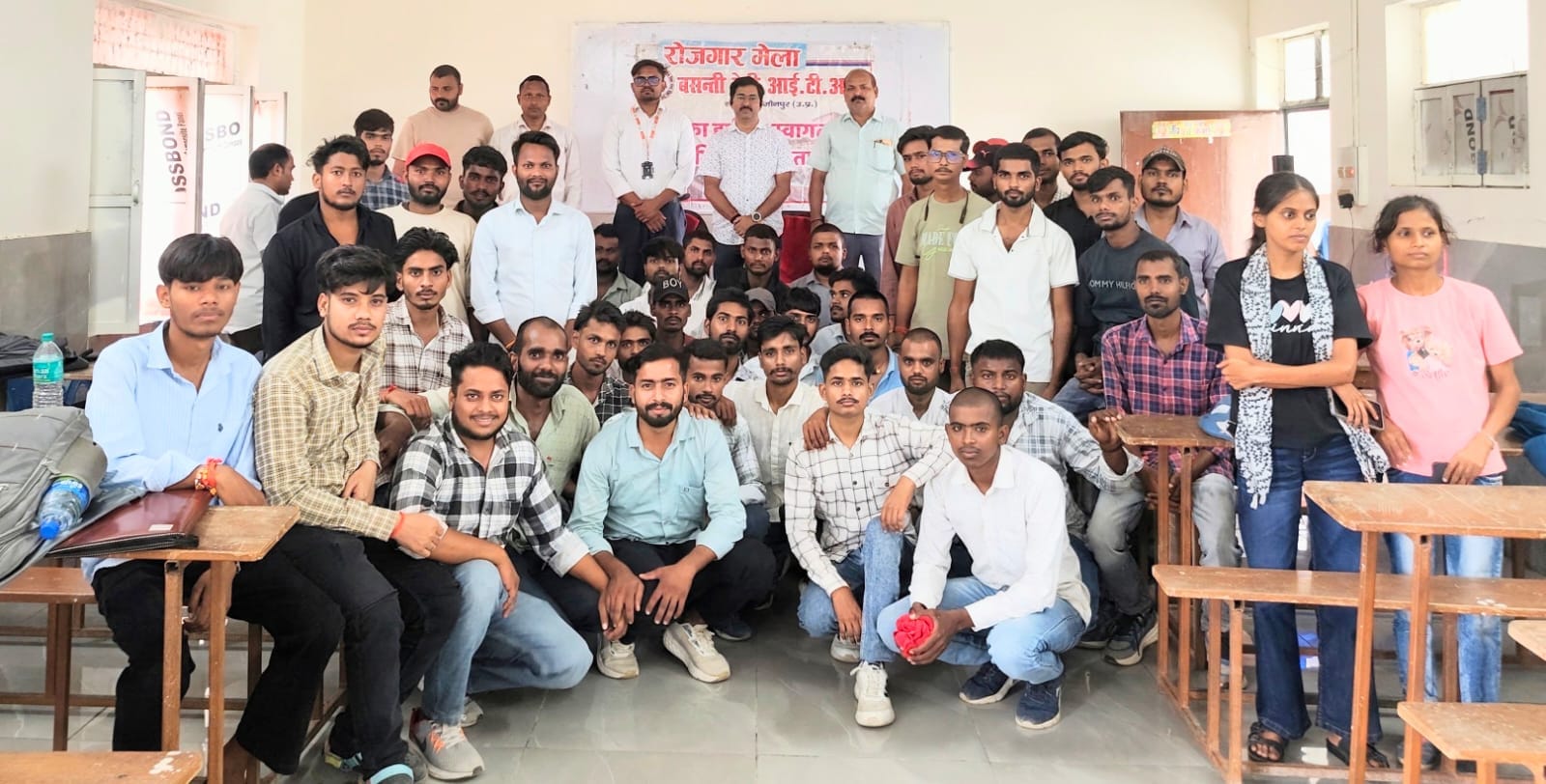 शाहगंज रोजगार मेले में उमड़ी युवाओं की भीड़। संवाद