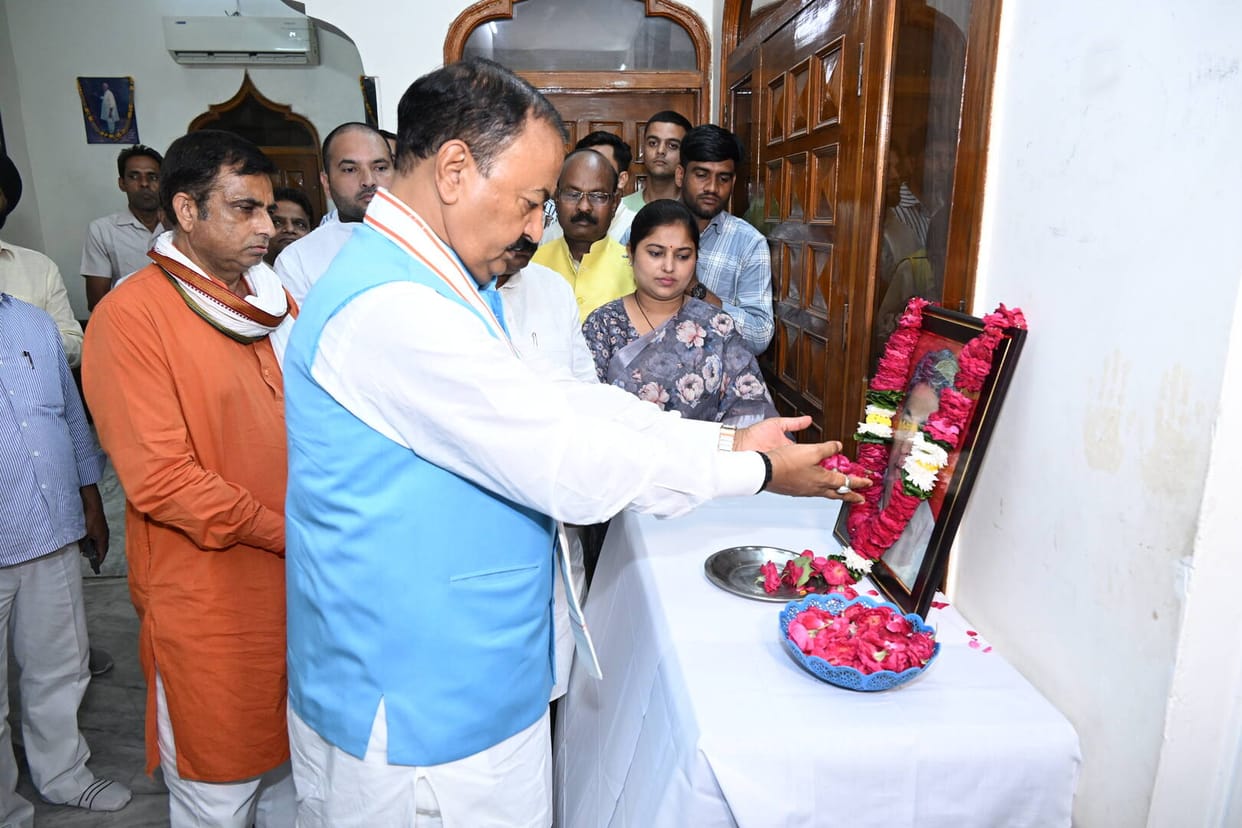 Will contest elections under Yogi's leadership; will win 300 seats and form the government: Maurya