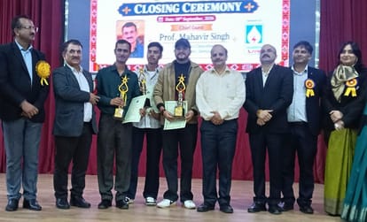 शिमला में आयोजित युवाप उत्सव के दौरान चंबा की विजेता टीम।स्रोत जागरूक पाठक
