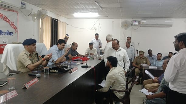 51 people arrived with grievances; only 12 found a resolution