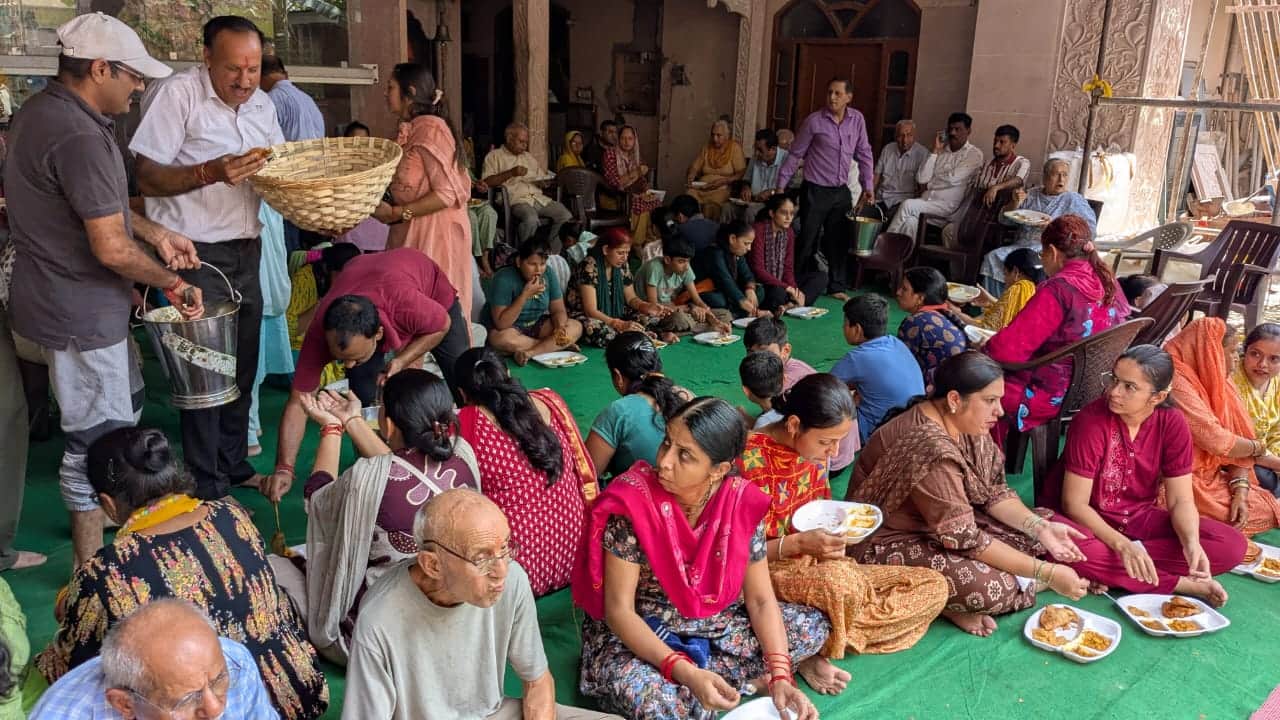 अंबाला कैंट के गोबिंद नगर स्थित श्री बांके बिहारी मंदिर में मनाए गए प्रथम गणेशोत्स्व के दौरान 