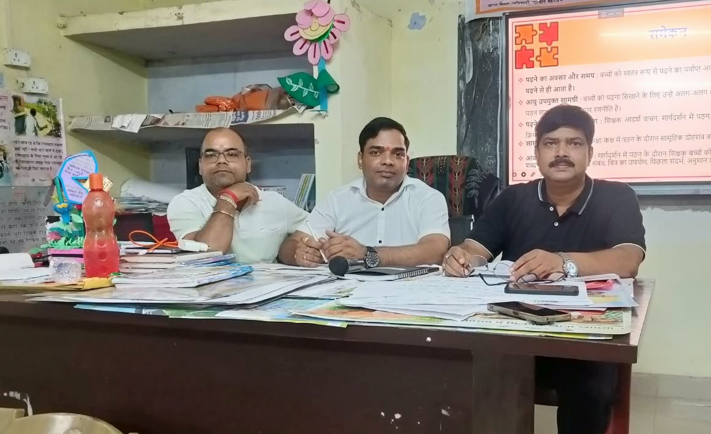 बीआरसी में प्रशिक्षण के दौरान मौजूद नोडल एआरपी, बीईओ व अन्य। 