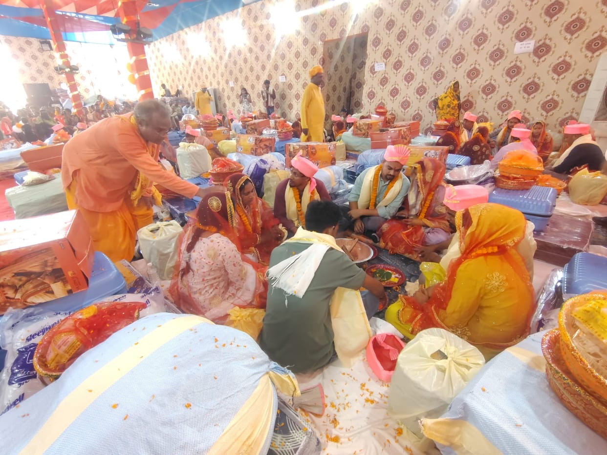44 couples tied the knot at a mass wedding.